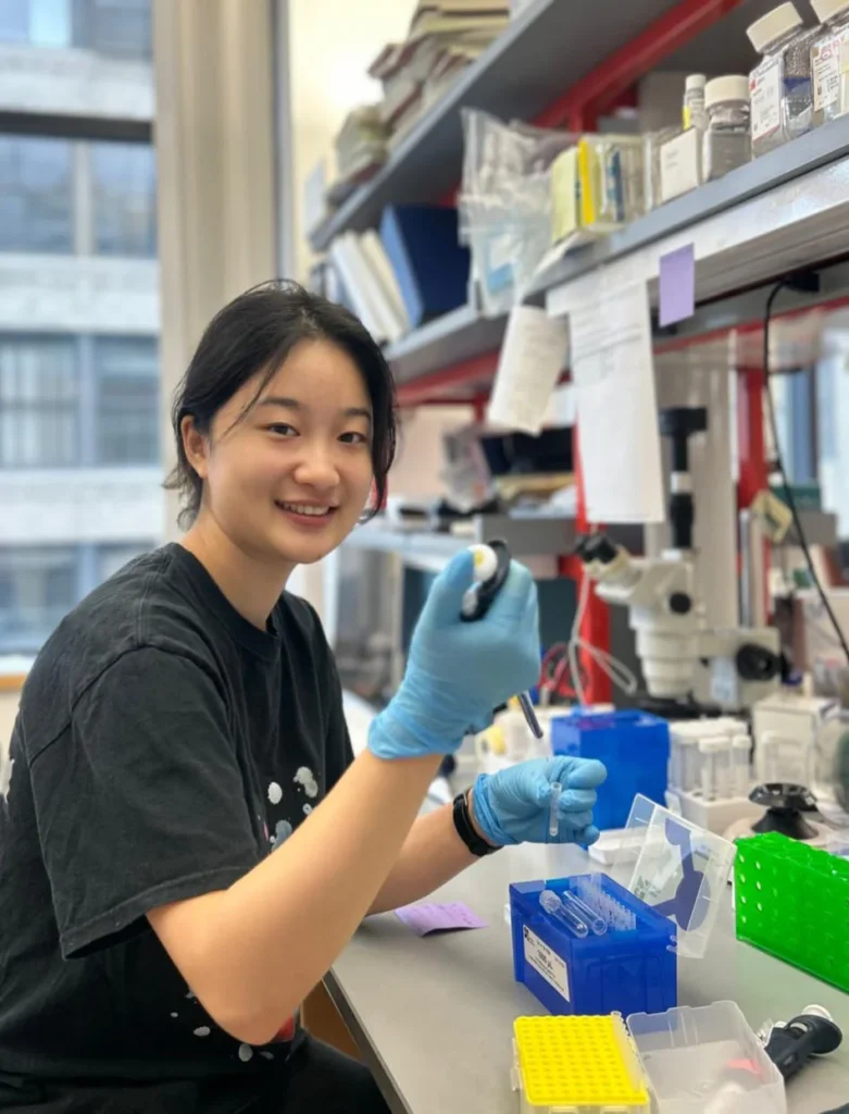 Yuelin-lab-photo
